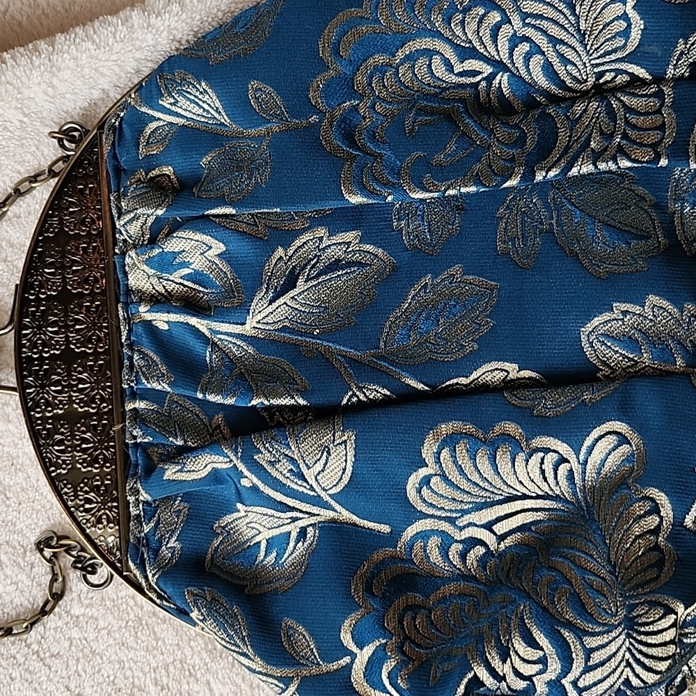 Handbag - Picture 2 of 3